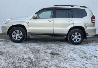 Подержанный автомобиль Toyota Land Cruiser Prado 2006 года (8 фото)