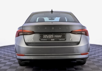 Подержанный автомобиль Skoda Octavia Liftback 2021 года (6 фото)