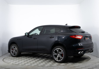 Подержанный автомобиль Maserati Levante 2017 года (7 фото)