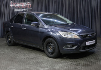 Подержанный автомобиль Ford Focus Sedan 2008 года (3 фото)