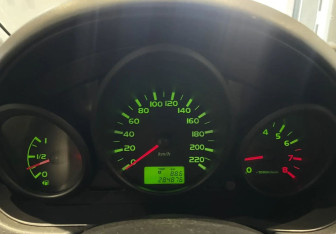 Подержанный автомобиль Mitsubishi Colt Hatchback 2005 года (15 фото)