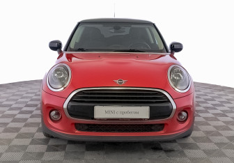 Подержанный автомобиль MINI Hatch 2020 года (2 фото)