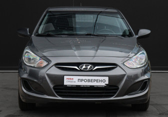 Подержанный автомобиль Hyundai Solaris Hatchback 2011 года (2 фото)