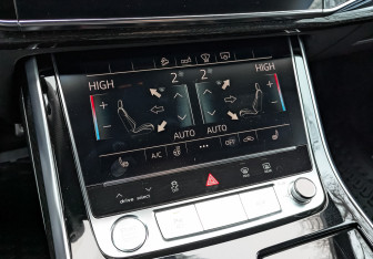 Подержанный автомобиль Audi Q7 2020 года (25 фото)