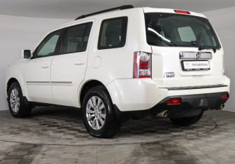 Подержанный автомобиль Honda Pilot 2014 года (7 фото)