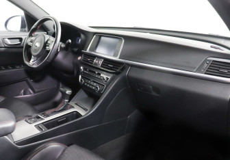 Подержанный автомобиль Kia Optima Sedan 2017 года (6 фото)