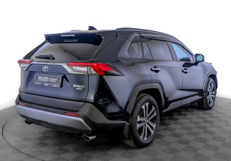 Подержанный автомобиль Toyota RAV4 2019 года (5 фото)