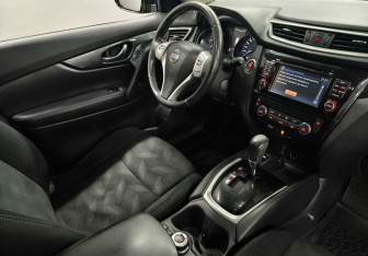 Подержанный автомобиль Nissan X-Trail 2017 года (12 фото)