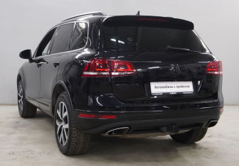 Подержанный автомобиль Volkswagen Touareg 2018 года (7 фото)