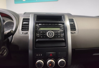 Подержанный автомобиль Nissan X-Trail 2007 года (17 фото)