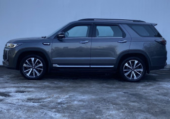 Подержанный автомобиль Changan CS95 2023 года (8 фото)