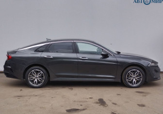 Подержанный автомобиль Kia K5 2021 года (4 фото)