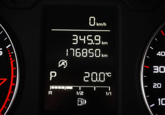 Подержанный автомобиль Audi A1 2013 года (14 фото)