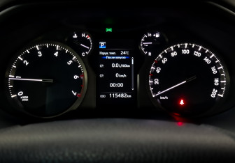 Подержанный автомобиль Toyota Land Cruiser Prado 2019 года (13 фото)