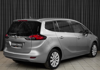 Подержанный автомобиль Opel Zafira Minivan 2013 года (4 фото)