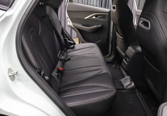 Подержанный автомобиль Omoda C5 2024 года (12 фото)