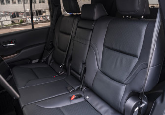 Подержанный автомобиль Toyota Land Cruiser Suv 2024 года (18 фото)