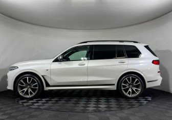 Подержанный автомобиль BMW X7 2019 года (5 фото)