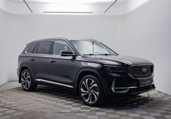 Подержанный автомобиль Geely Monjaro 2023 года (3 фото)