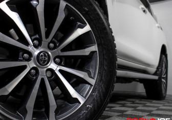 Подержанный автомобиль Toyota Land Cruiser Prado 2021 года (31 фото)