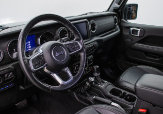 Подержанный автомобиль Jeep Wrangler 2021 года (9 фото)