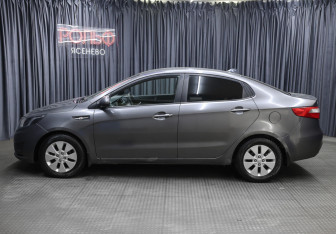 Подержанный автомобиль Kia Rio Sedan 2012 года (8 фото)