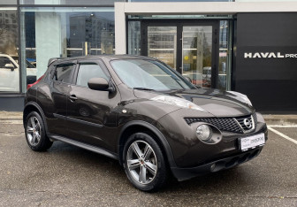 Подержанный автомобиль Nissan Juke 2011 года (3 фото)