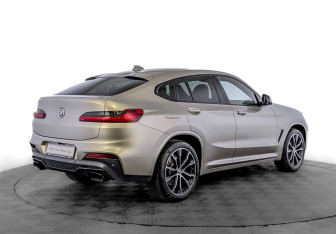 Подержанный автомобиль BMW X4 2019 года (5 фото)