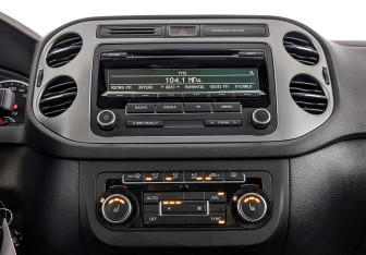 Подержанный автомобиль Volkswagen Tiguan 2015 года (17 фото)