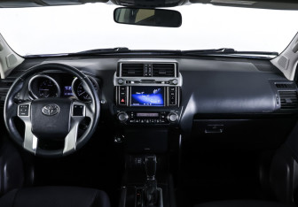Подержанный автомобиль Toyota Land Cruiser Prado 2016 года (14 фото)