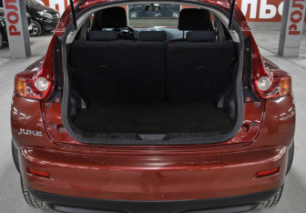 Подержанный автомобиль Nissan Juke 2013 года (10 фото)