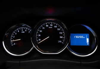 Подержанный автомобиль Renault Duster 2017 года (11 фото)