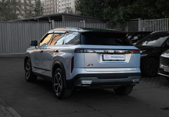 Подержанный автомобиль Jaecoo J7 2024 года (6 фото)
