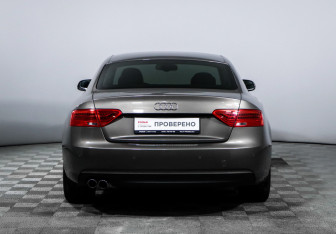 Подержанный автомобиль Audi A5 Coupe 2015 года (6 фото)