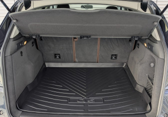 Подержанный автомобиль Audi Q5 2016 года (10 фото)