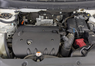 Подержанный автомобиль Citroen C4 Aircross 2014 года (8 фото)