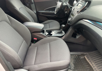 Подержанный автомобиль Hyundai Santa Fe 2013 года (9 фото)