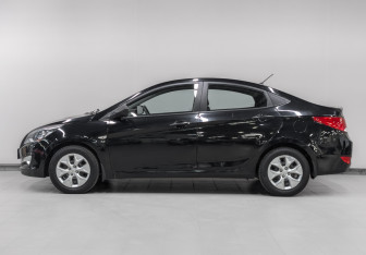 Подержанный автомобиль Hyundai Solaris Sedan 2015 года (8 фото)