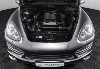 Подержанный автомобиль Porsche Cayenne 2012 года (9 фото)