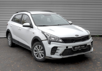 Подержанный автомобиль Kia Rio Hatchback 2021 года (3 фото)
