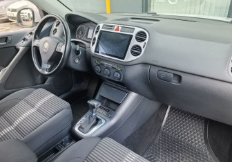 Подержанный автомобиль Volkswagen Tiguan 2009 года (11 фото)