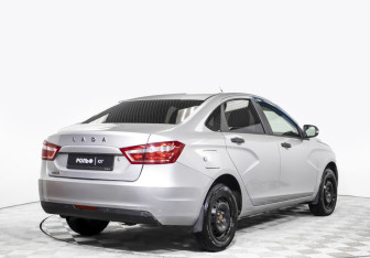 Подержанный автомобиль LADA (ВАЗ) Vesta Sedan 2017 года (5 фото)