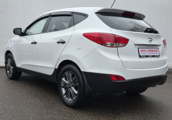 Подержанный автомобиль Hyundai ix35 2015 года (7 фото)