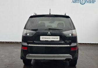 Подержанный автомобиль Mitsubishi Outlander 2008 года (6 фото)