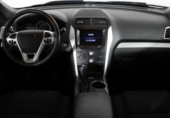 Подержанный автомобиль Ford Explorer 2014 года (7 фото)