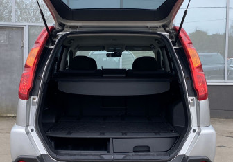 Подержанный автомобиль Nissan X-Trail 2008 года (10 фото)