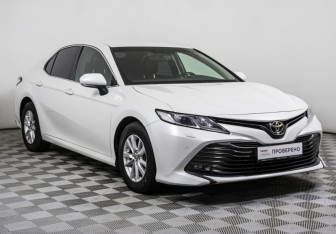 Подержанный автомобиль Toyota Camry Sedan 2018 года (3 фото)