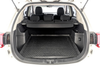 Подержанный автомобиль Mitsubishi Outlander 2019 года (10 фото)