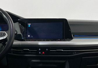 Подержанный автомобиль Volkswagen Golf Hatchback 2020 года (8 фото)