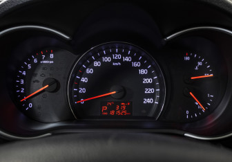 Подержанный автомобиль Kia Sorento 2015 года (11 фото)